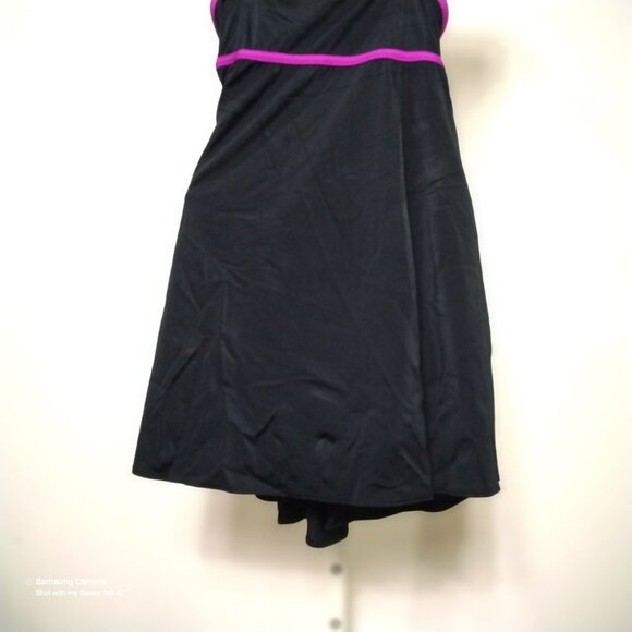 Inches Away Black & Fuchsia Skirted Spaghetti Strap Swimdress Foam Cups Sz 22W - Picture 3 of 6